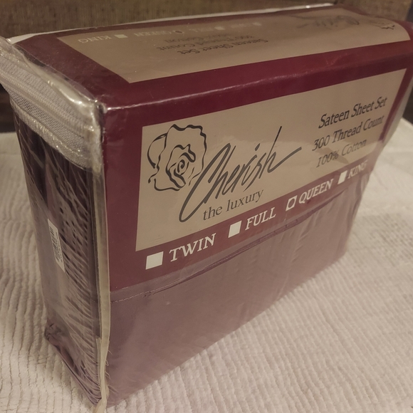 Cherish the Luxury Queen Sateen Sheet Set - Picture 3 of 5